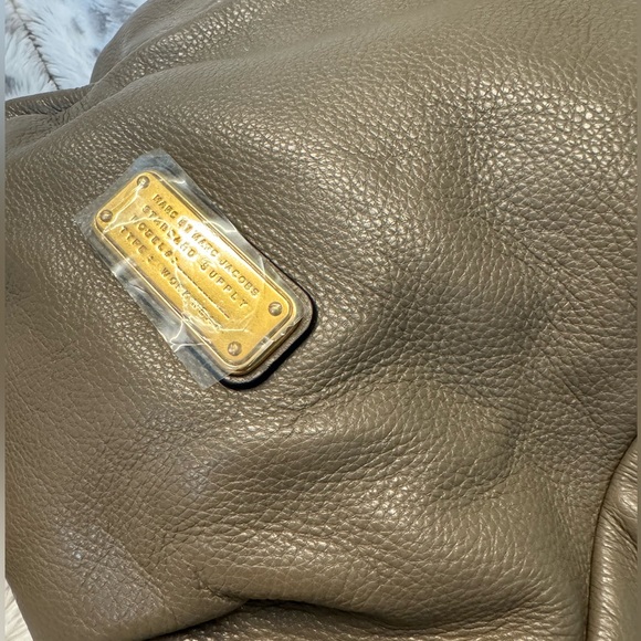 Marc Jacobs Q Fran Puma Taupe Italian Leather LG Shoulder Tote Bag - Picture 3 of 14